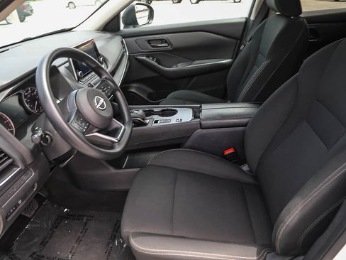 Used 2024 Nissan Rogue S FWD image 17