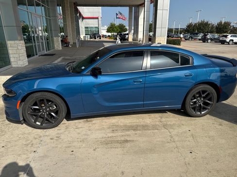Used 2022 Dodge Charger SXT w/ Blacktop Package RWD image 26