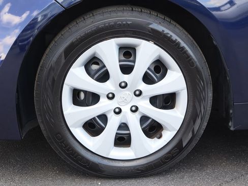 Used 2024 Toyota Corolla LE FWD image 29
