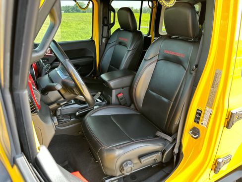 Used 2020 Jeep Wrangler Unlimited Rubicon w/ Dual Top Group AWD/4WD image 11