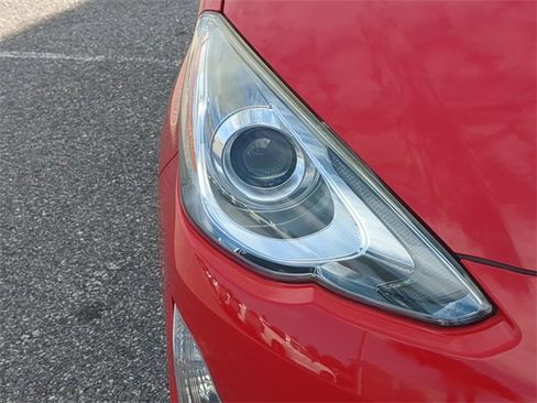 Used 2015 Toyota Prius C One image 10