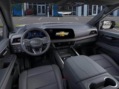 New 2026 Chevrolet Suburban Premier AWD/4WD image 17