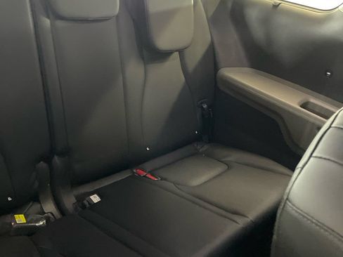 Used 2025 Kia Carnival SX FWD image 18