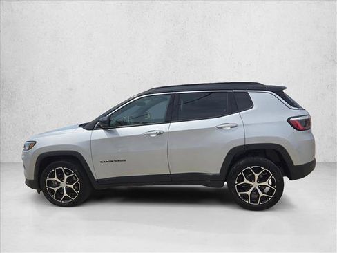 Used 2024 Jeep Compass Limited AWD/4WD image 9