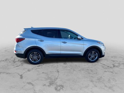 Used 2017 Hyundai Santa Fe Sport image 9