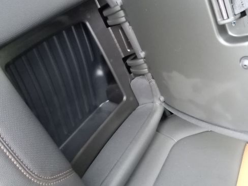 Used 2021 GMC Sierra 1500 AT4 AWD/4WD image 32