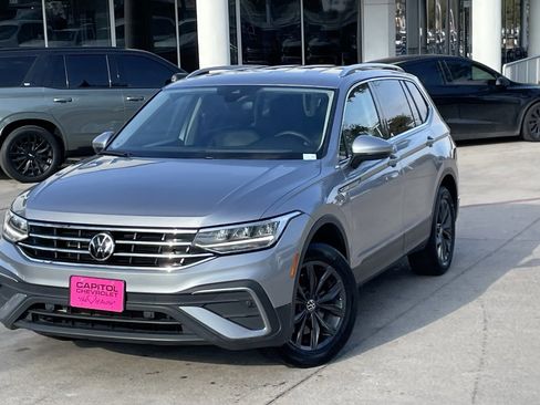 Used 2024 Volkswagen Tiguan SE image 9
