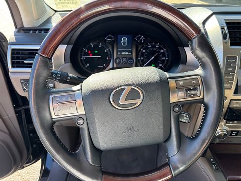 Used 2019 Lexus GX 460 image 15