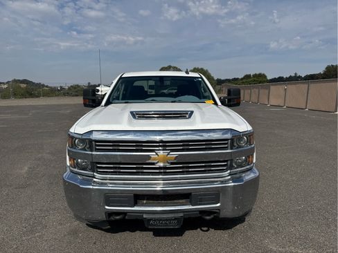 Used 2017 Chevrolet Silverado 2500 LT AWD/4WD image 2