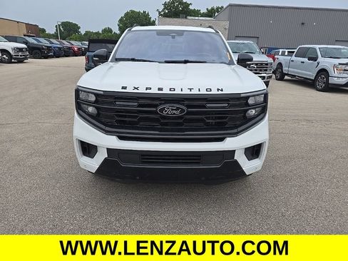 Used 2025 Ford Expedition Max Platinum w/ Stealth Appearance Package AWD/4WD image 2