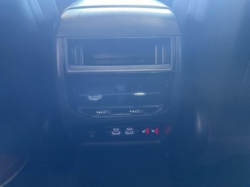 Used 2023 Jeep Grand Cherokee Limited image 15