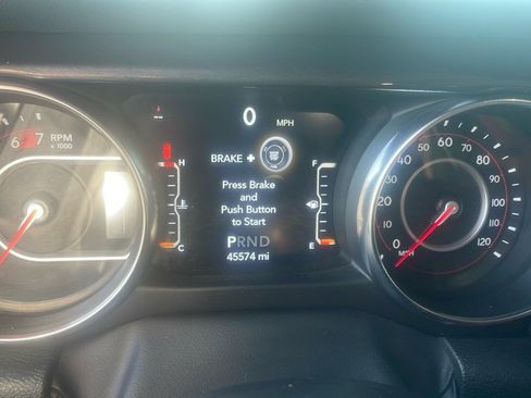 Used 2022 Jeep Wrangler Unlimited Rubicon w/ Xtreme Recon 35" Tire Package image 3