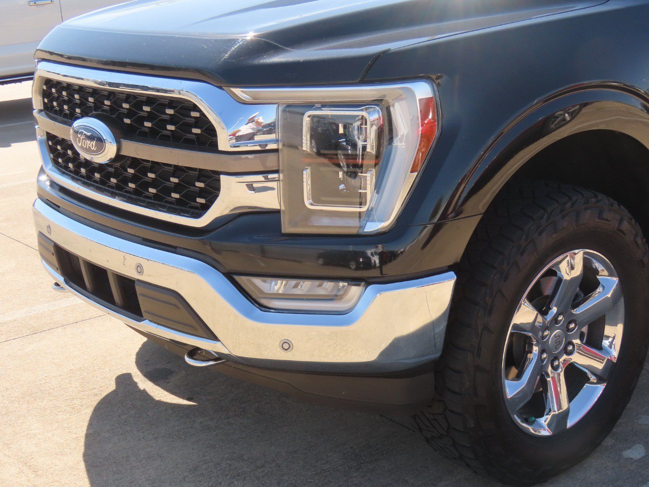 Used 2022 Ford F150 King Ranch w/ Equipment Group 601A High AWD/4WD image 3