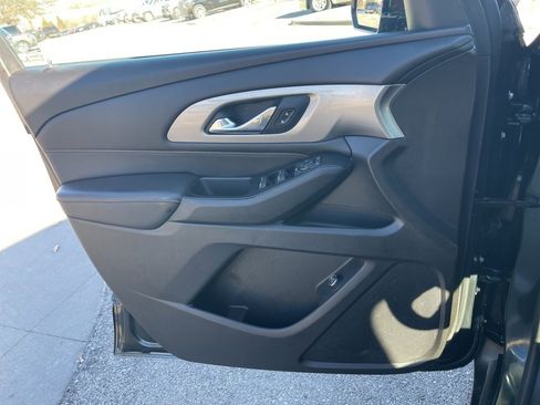 Used 2018 Chevrolet Traverse LT w/ LPO, Floor Liner Package image 32