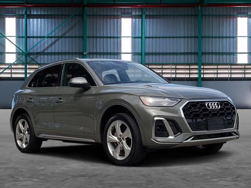 Used 2023 Audi Q5 2.0T Premium Plus w/ Premium Plus Package AWD/4WD image 6