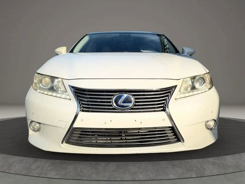 Used 2013 Lexus ES 300h w/ Luxury Pkg FWD image 4