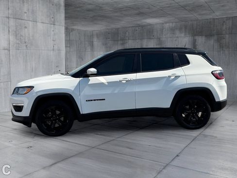 Used 2020 Jeep Compass Latitude FWD image 3