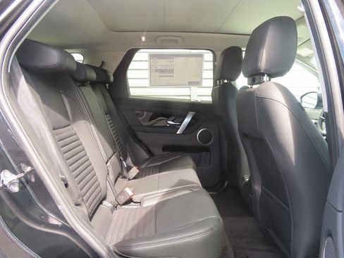 Used 2023 Land Rover Discovery Sport S image 21