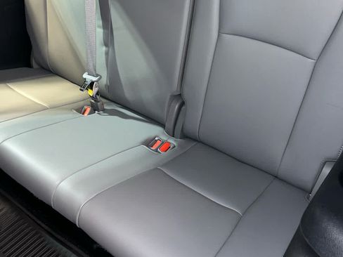 Used 2020 Toyota Highlander Limited AWD/4WD image 6