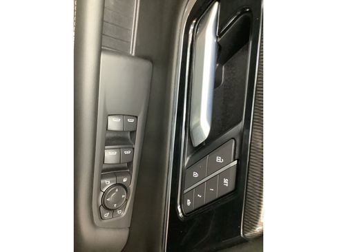 New 2026 GMC Yukon XL Elevation image 14