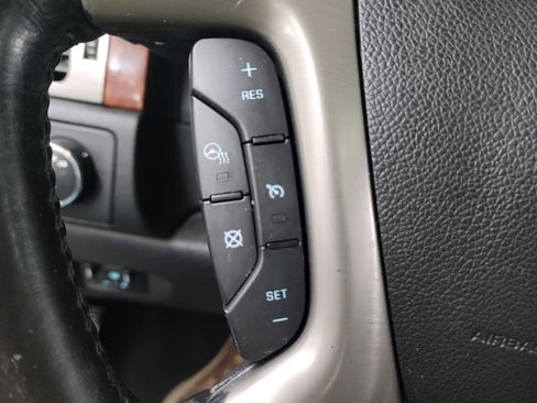 Used 2014 Chevrolet Suburban LTZ image 22