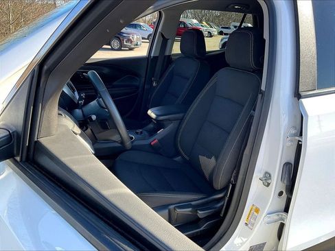 Used 2024 GMC Terrain SLE AWD/4WD image 9