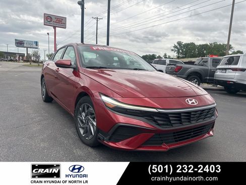 Used 2024 Hyundai Elantra SEL FWD image 1
