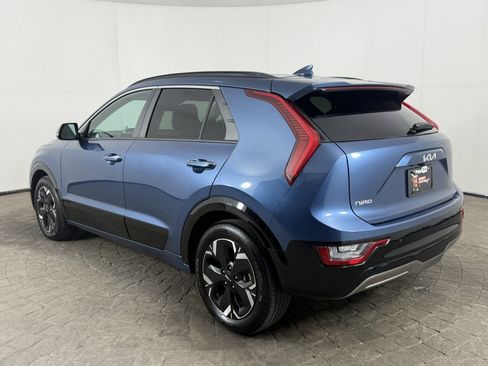 Used 2025 Kia Niro Wave w/ Wave Preserve Package FWD image 5