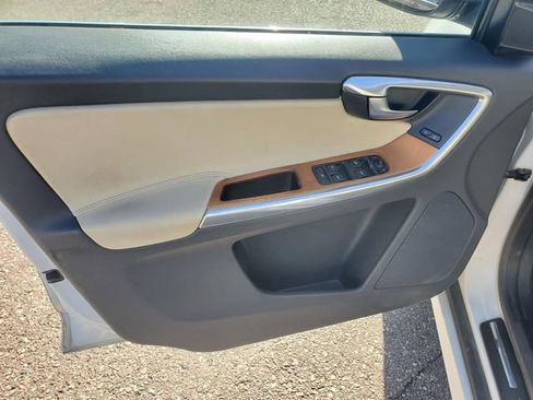 Used 2017 Volvo XC60 T6 Inscription w/ Climate Package AWD/4WD image 10