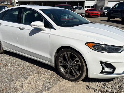 Used 2020 Ford Fusion Titanium image 3