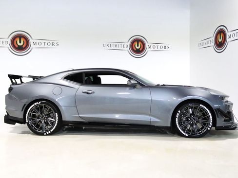 Used 2022 Chevrolet Camaro ZL1 RWD image 5