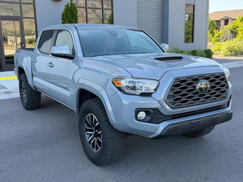Used 2021 Toyota Tacoma TRD Sport AWD/4WD image 6