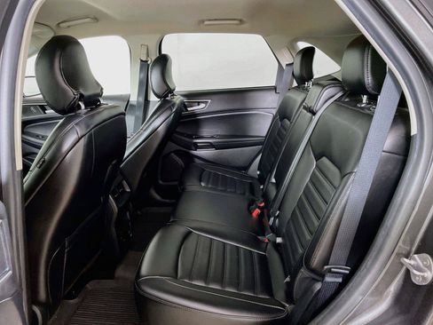 Used 2019 Ford Edge SEL w/ Equipment Group 201A FWD image 11