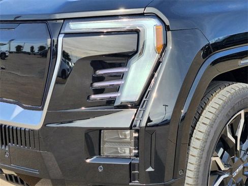 New 2025 GMC Sierra EV Denali image 7