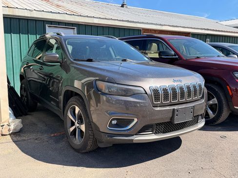 Used 2019 Jeep Cherokee Limited image 1