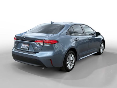Used 2024 Toyota Corolla LE w/ LE Convenience Package FWD image 5