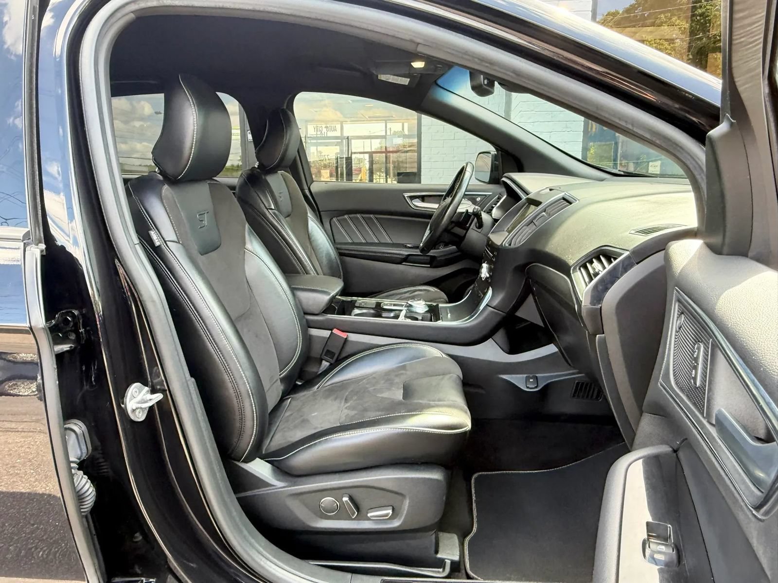 Used 2019 Ford Edge ST w/ Convenience Package AWD/4WD image 20