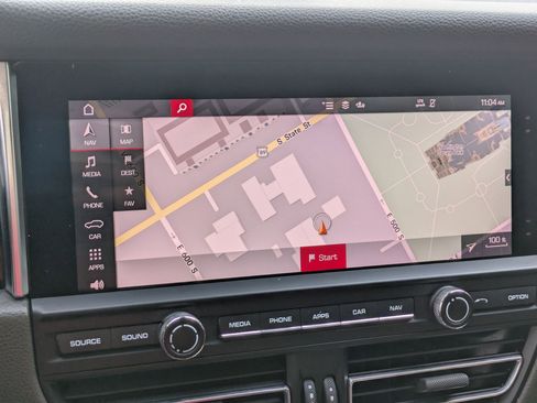 Used 2020 Porsche Macan S image 24