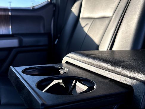 Used 2019 Ford F150 Lariat w/ Trailer Tow Package image 23