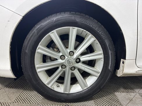 Used 2012 Toyota Camry XLE w/ Leather Pkg FWD image 6