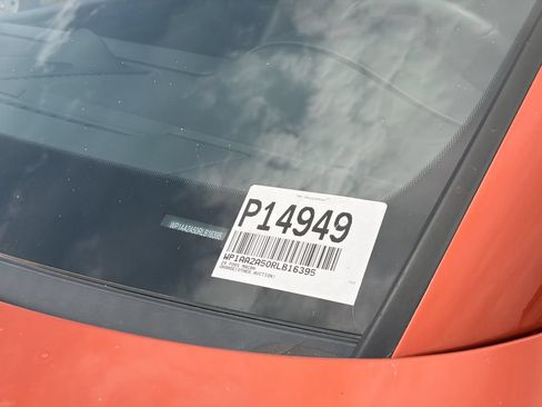 Used 2024 Porsche Macan AWD/4WD image 36