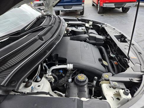Used 2017 Ford Explorer XLT w/ Equipment Group 202A FWD image 49