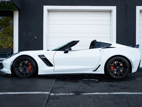 Used 2019 Chevrolet Corvette Z06 RWD image 6