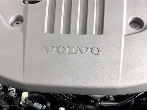 Used 2024 Volvo XC60 B5 Plus w/ Protection Package Premier image 33