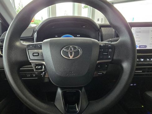 Used 2025 Toyota Camry LE FWD image 26