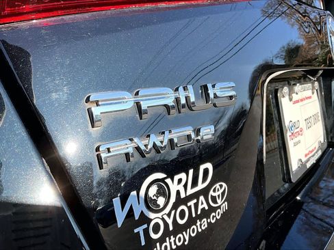 Used 2021 Toyota Prius XLE w/ Advanced Technology Package image 29