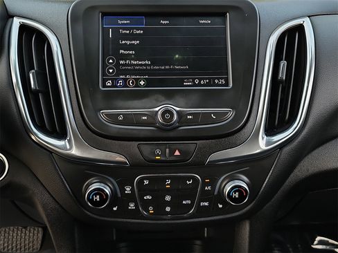 Used 2022 Chevrolet Equinox LT image 24