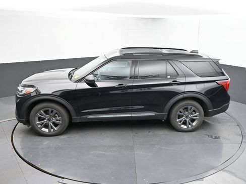 Used 2025 Ford Explorer Active w/ Active Comfort Package AWD/4WD image 37