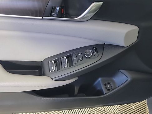 Certified 2019 Honda Accord EX image 33
