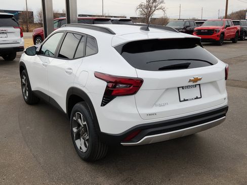 New 2026 Chevrolet Trax LT w/ Driver Confidence Package image 3